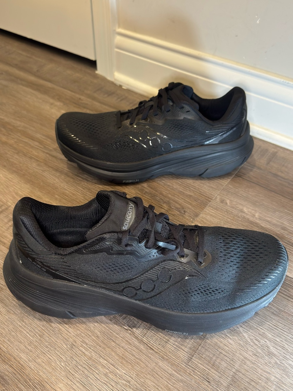 Saucony Guide 19 Black Athletic Running Sneakers